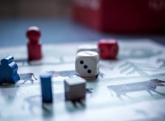 dice, game, pawn-1264058.jpg
